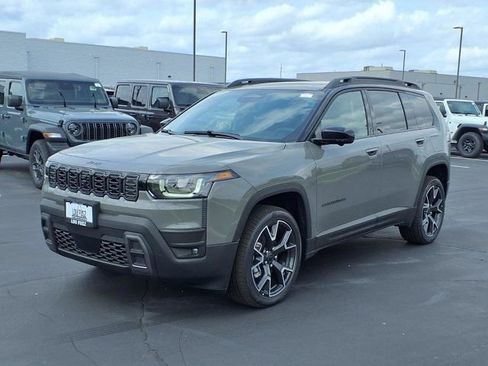 New 2026 Jeep Cherokee Overland w/ Trailer Tow Group AWD/4WD image 25