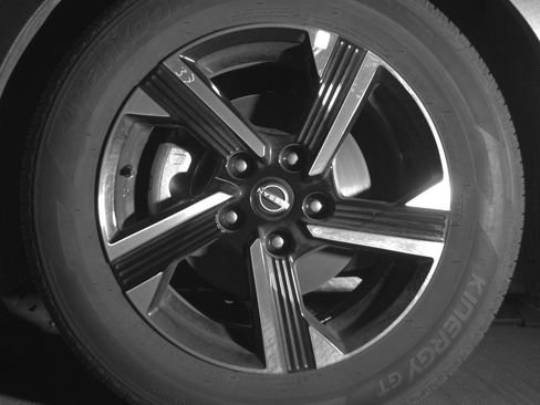 Used 2025 Nissan Sentra SV image 12