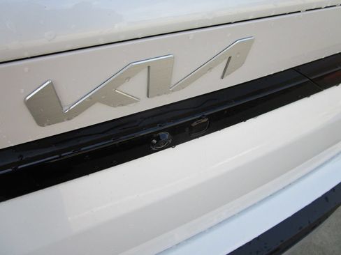 Used 2025 Kia K4 FWD image 12