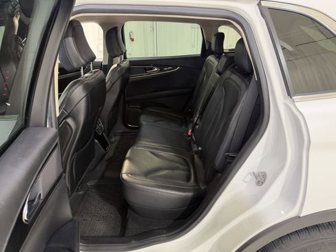 Used 2023 Lincoln Nautilus AWD w/ Premium Package image 11