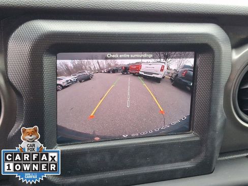 Used 2023 Jeep Wrangler Unlimited w/ Cold Weather Group image 17