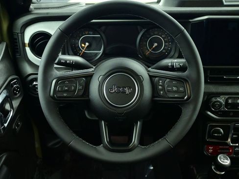 Used 2025 Jeep Gladiator Willys image 34