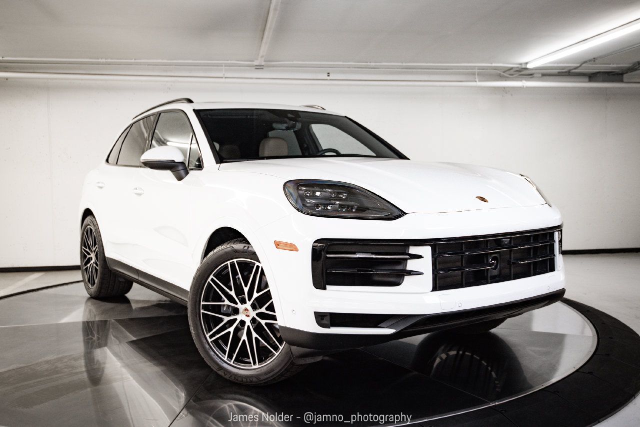 Certified 2026 Porsche Cayenne AWD/4WD image 9