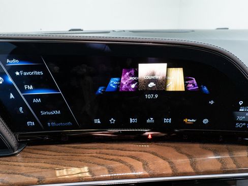 Used 2023 Cadillac Escalade Sport Platinum w/ LPO, ONYX Package image 22