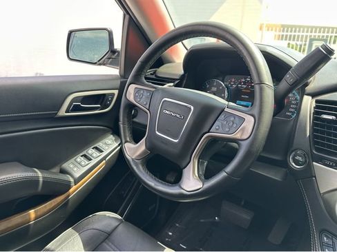Used 2020 GMC Yukon XL Denali RWD image 7