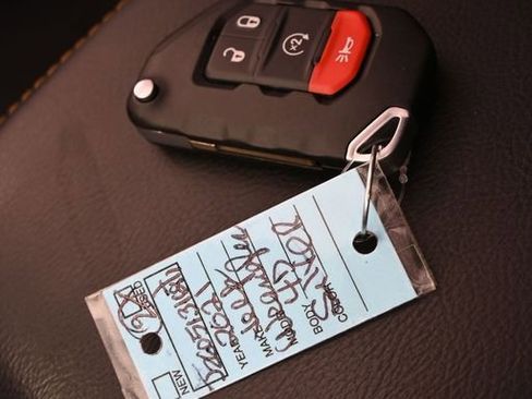 Used 2021 Jeep Wrangler Unlimited Sahara AWD/4WD image 30