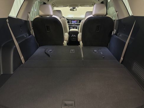 Used 2020 Buick Enclave Essence image 35