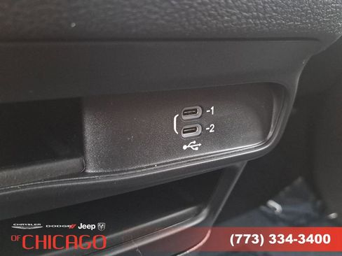 New 2026 Chrysler Pacifica Select image 37