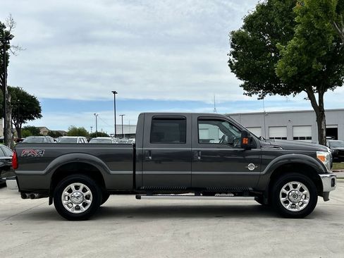 Used 2016 Ford F250 Lariat w/ Lariat Interior Package AWD/4WD image 3