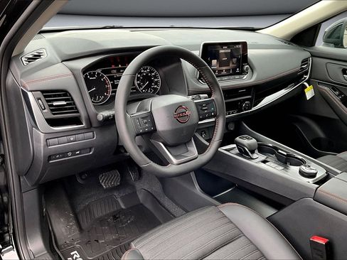 Used 2026 Nissan Rogue SV image 7