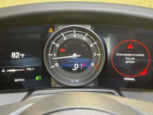 Certified 2023 Porsche 911 Carrera RWD image 39