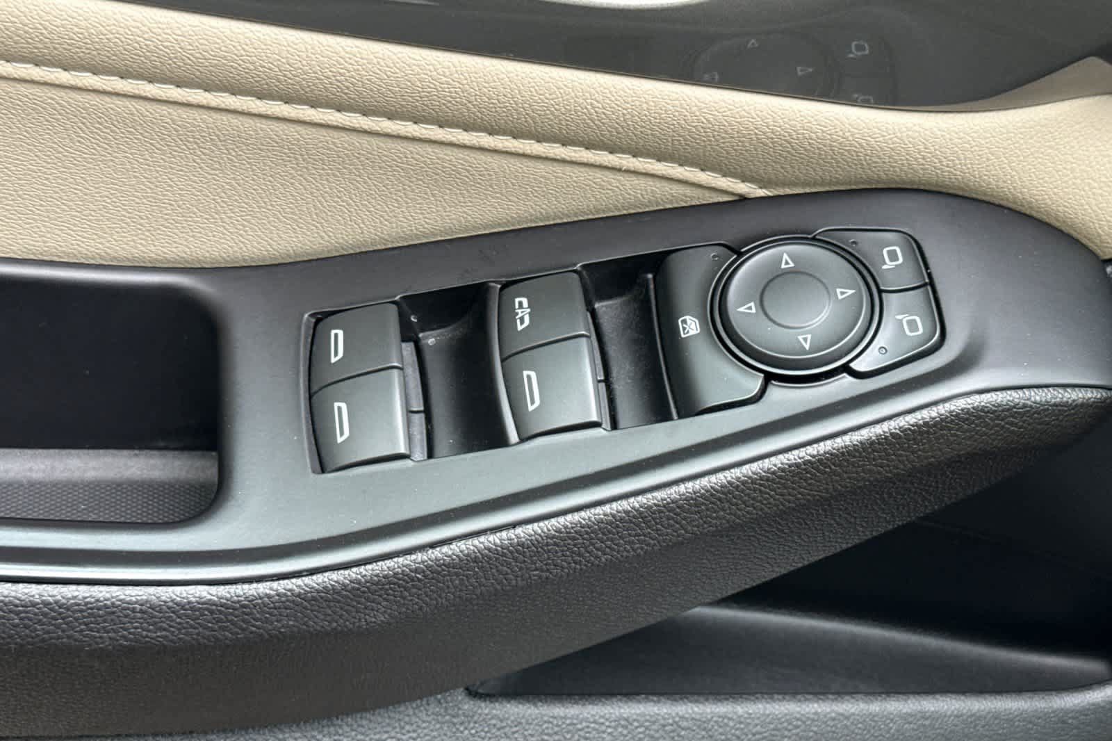 Used 2023 Chevrolet Traverse LT w/ LPO, Cargo Package AWD/4WD image 13