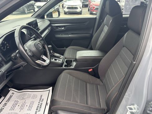 Used 2025 Honda CR-V Sport image 18