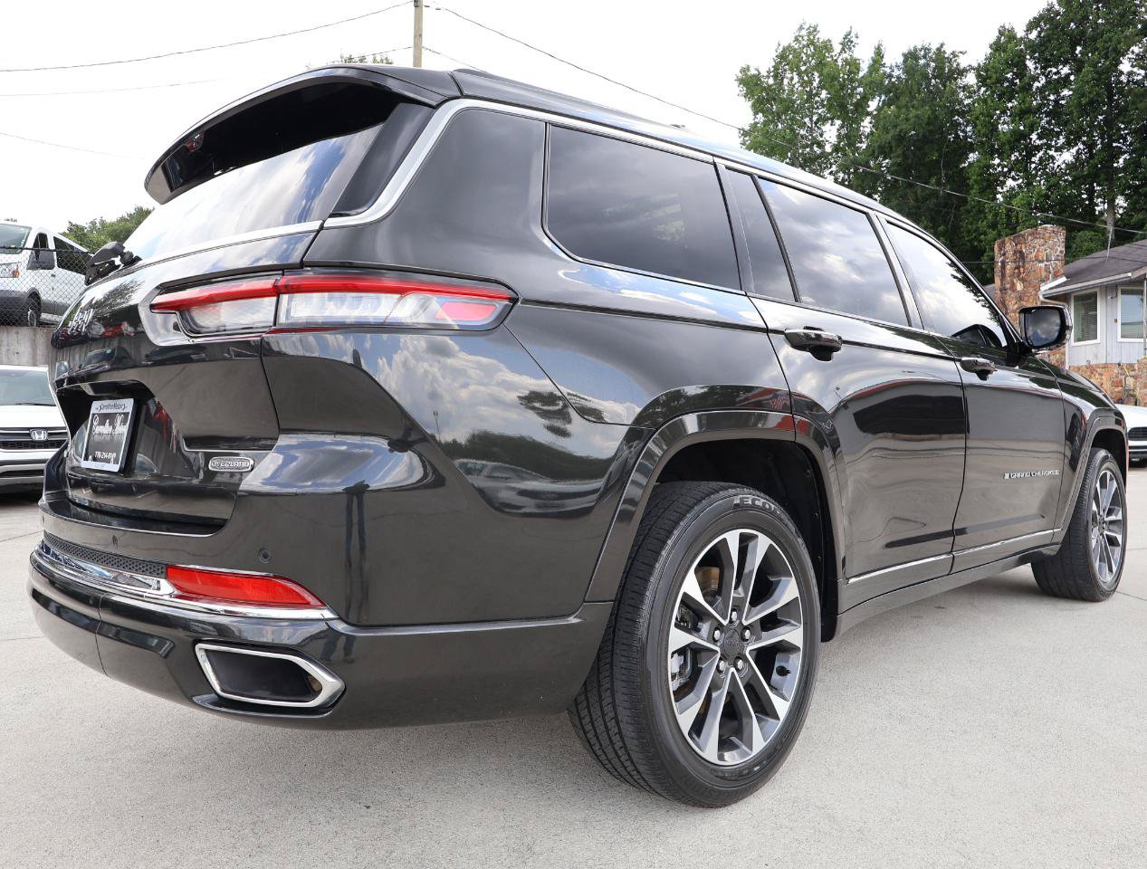 Used 2022 Jeep Grand Cherokee L Overland w/ Luxury Tech Group IV AWD/4WD image 7
