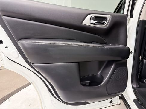 Used 2017 Nissan Pathfinder SL w/ SL Premium Package FWD image 21
