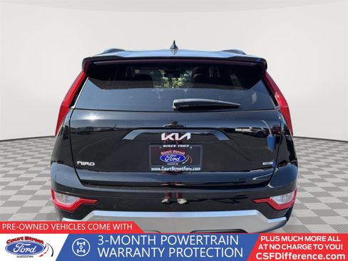 Used 2023 Kia Niro EX Touring image 2