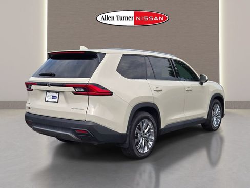Used 2024 Toyota Grand Highlander AWD image 7