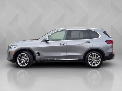 Used 2025 BMW X5 xDrive40i image 3