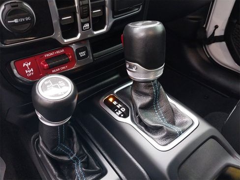 Used 2021 Jeep Wrangler Unlimited Rubicon 4xe w/ Cold Weather Group image 18