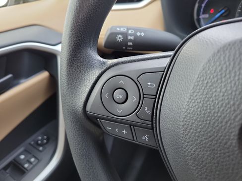 Used 2023 Toyota RAV4 LE image 22