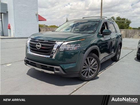 Certified 2023 Nissan Pathfinder SL w/ SL Premium Package FWD image 1