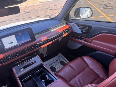 Used 2025 Lincoln Aviator Reserve w/ Equipment Group 201A image 15