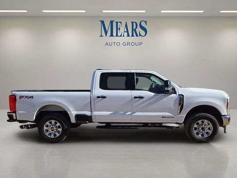 Used 2024 Ford F250 XLT w/ FX4 Off-Road Package image 6