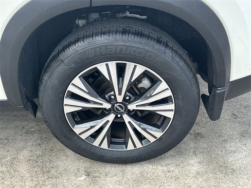 Used 2023 Nissan Rogue SV w/ SV Premium Package image 14