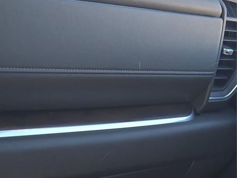 Used 2025 GMC Sierra 1500 SLT image 27