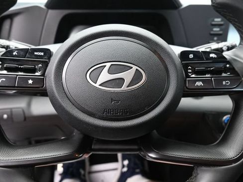 Used 2025 Hyundai Elantra Sport FWD image 35