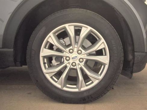 Used 2023 Ford Explorer XLT w/ Equipment Group 202A AWD/4WD image 10