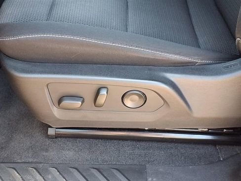 Used 2024 Chevrolet Colorado LT w/ LT Convenience Package II AWD/4WD image 4