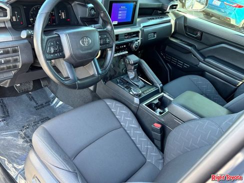 Certified 2026 Toyota Tacoma SR5 AWD/4WD image 18