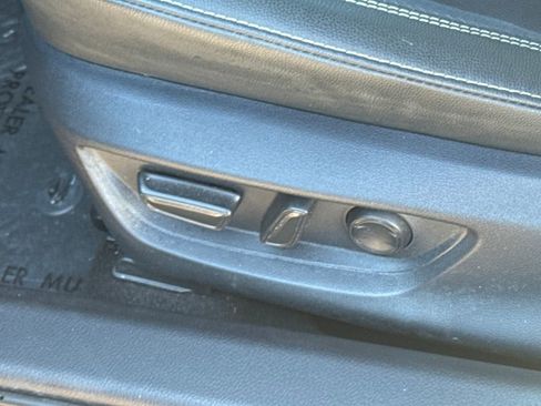 Used 2025 Toyota Camry SE image 48