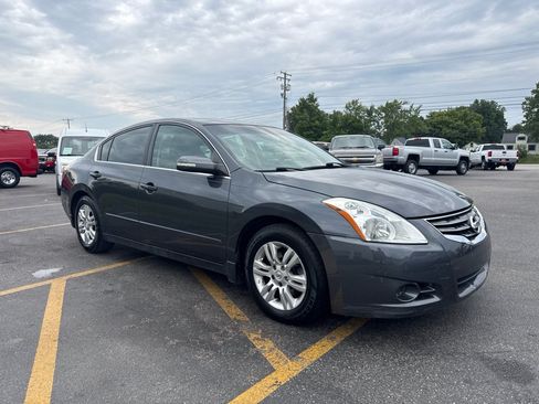 Used 2011 Nissan Altima 2.5 SL w/ 2.5SL Pkg FWD image 4