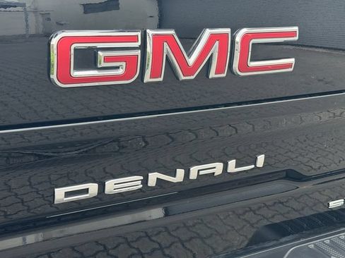 Used 2025 GMC Sierra 1500 Denali AWD/4WD image 9