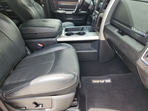 Used 2018 RAM 2500 Laramie w/ Off Road Package AWD/4WD image 16