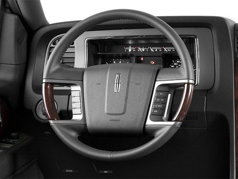 Used 2014 Lincoln Navigator 4WD image 9