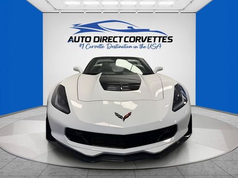 Used 2018 Chevrolet Corvette Z06 w/ Z07 Performance Package RWD image 2