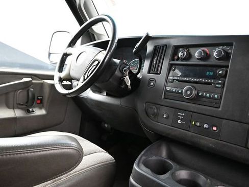 Used 2016 Chevrolet Express 2500 image 14