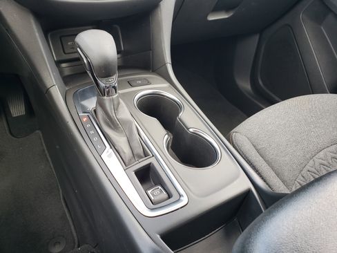 Used 2022 Chevrolet Equinox LT w/ Driver Convenience Package FWD image 25