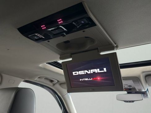 Used 2019 GMC Yukon Denali w/ Open Road Package AWD/4WD image 18