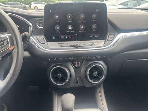 Used 2025 Chevrolet Blazer LT FWD image 17