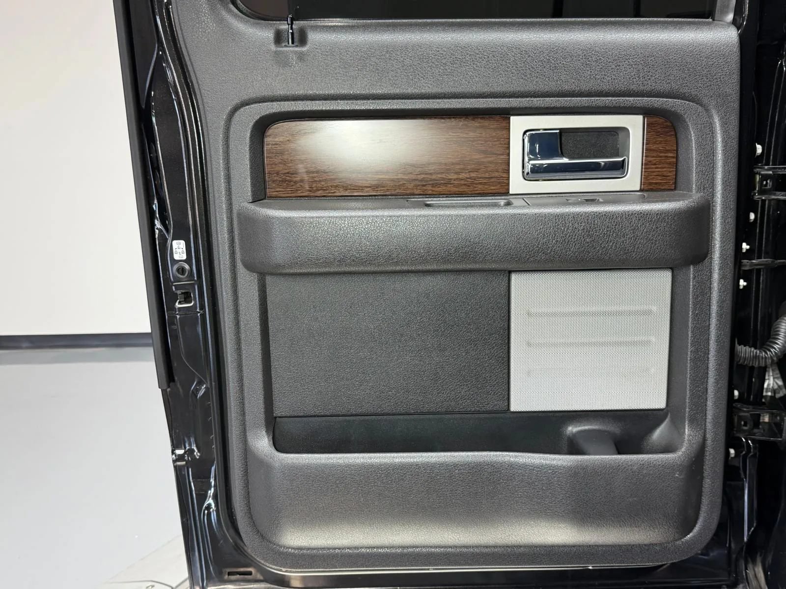Used 2013 Ford F150 Lariat w/ Luxury Equipment Group AWD/4WD image 13