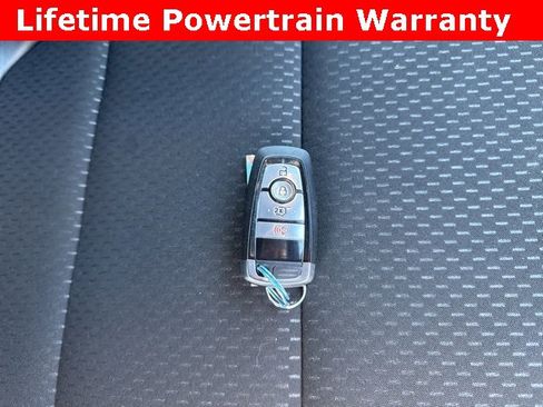 Used 2025 Ford Escape ST-Line image 5