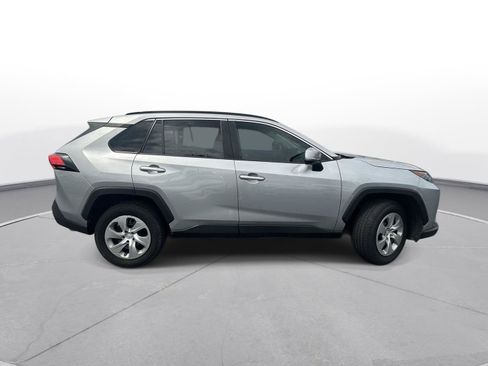 Used 2020 Toyota RAV4 LE FWD image 5