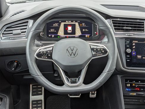 Used 2022 Volkswagen Tiguan SEL R-Line image 32