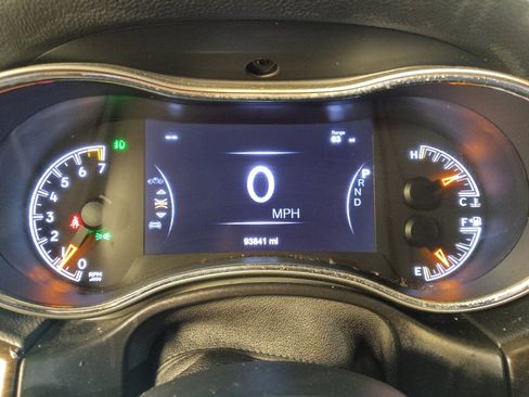 Used 2018 Jeep Grand Cherokee Laredo RWD image 23