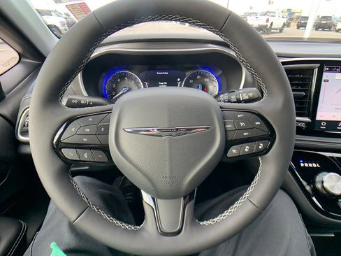 New 2026 Chrysler Pacifica Select w/ S Appearance Package image 17