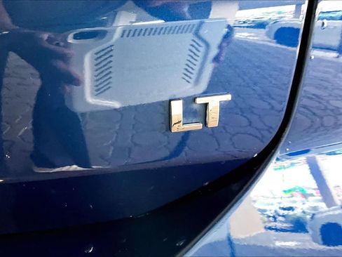 Used 2022 Chevrolet Equinox LT FWD image 10